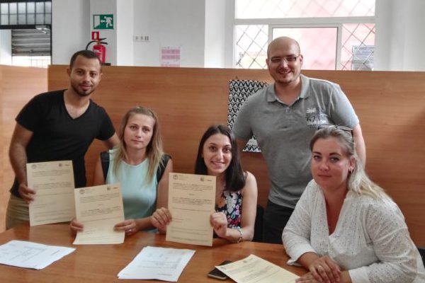 Málaga Acoge entrega sus diplomas de clases de español