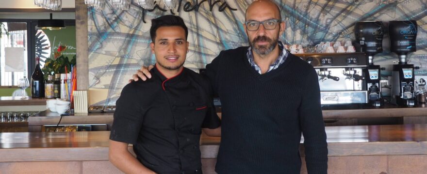 Bilal, ayudante de cocinero en Restaurante La Tierra: «mi vida ha cambiado muchísimo»